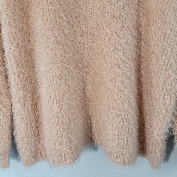 MINKPINK Pink Blush Crewneck Fuzzy Knit Pullover Sweater Size Large - Picture 3 of 10